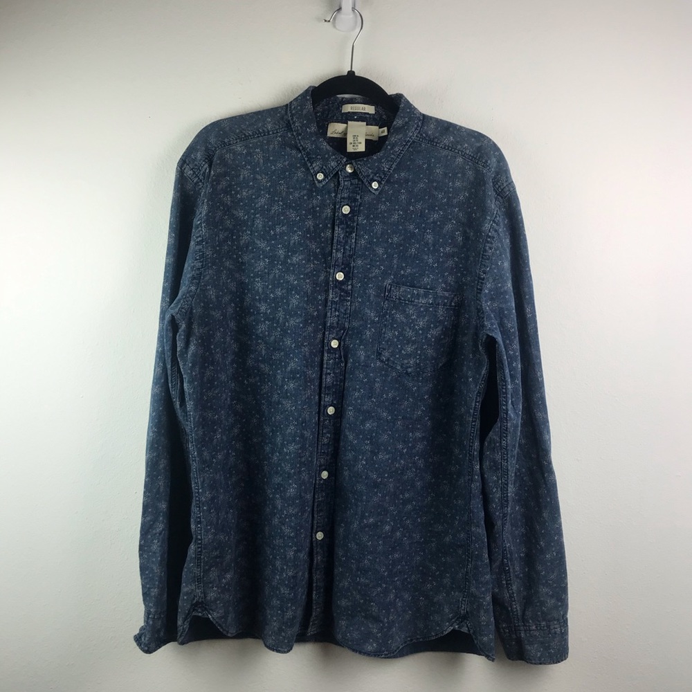 Men’s H&M L.O.G.G. Long sleeve buttons down shirt.